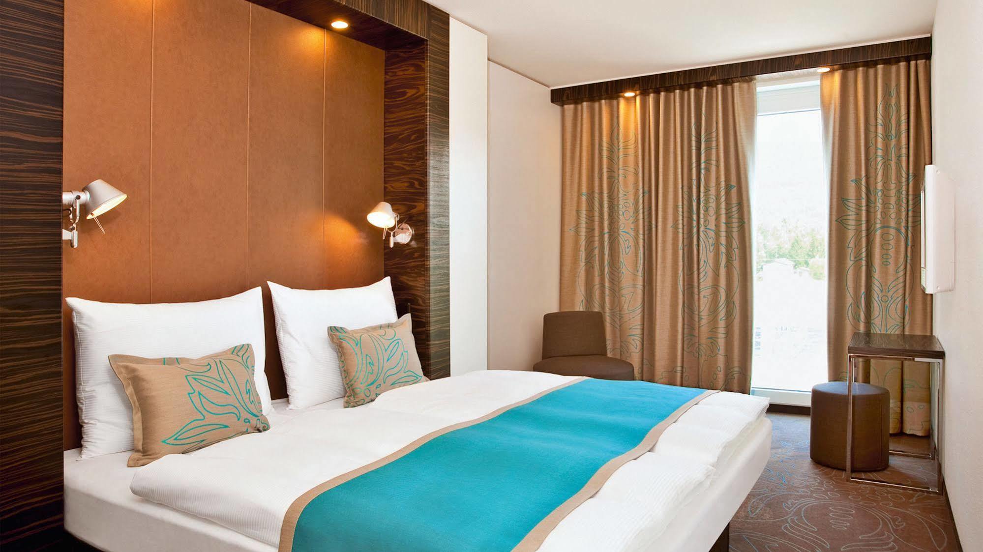 Hotel One Ku'damm 3*