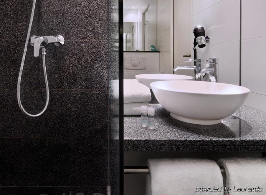 Hotel One Ku'damm 3*